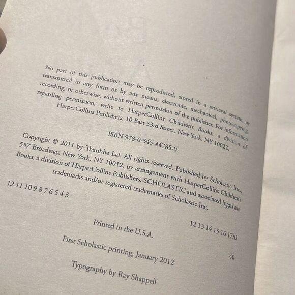 Inside‎ Out & Back Again By Thanhha Lai National Book Award Winner - Picture 3 of 5